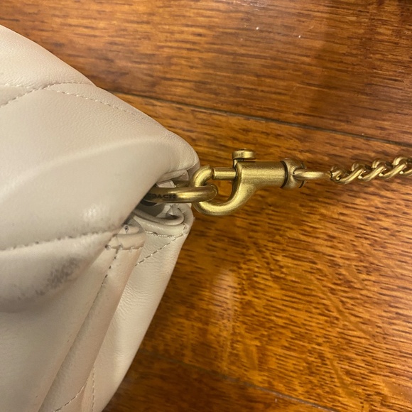 Tabby Crossbody Wristlet With Pillow Quilting - Picture 6 of 15